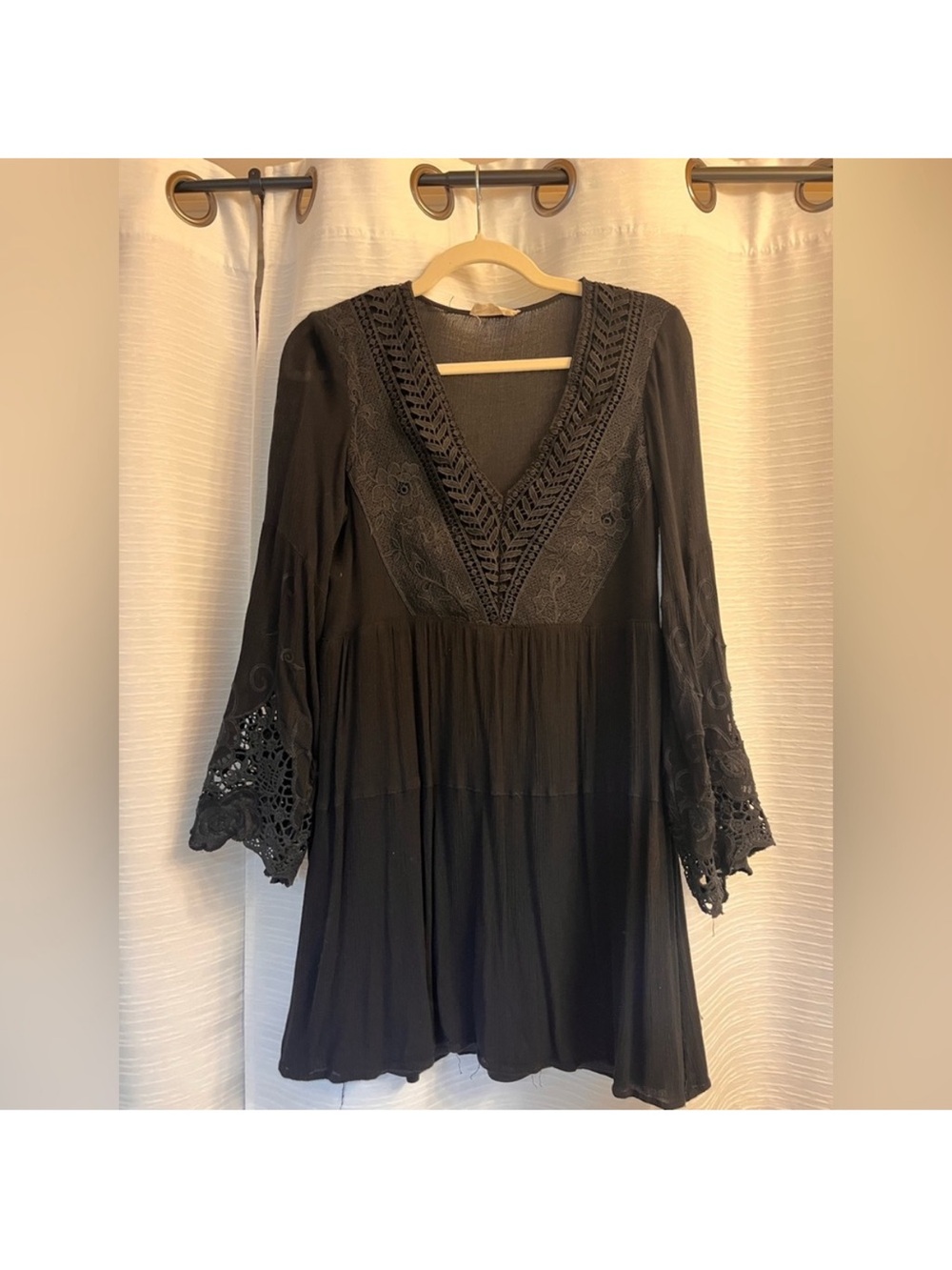 Altarโd State Black V-Neck Lace-Trim Dress